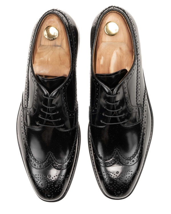 Где купить премиальную мужскую обувь ручной работы?