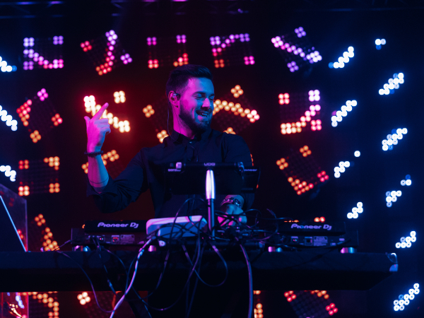 Диджеи Александр Детистов