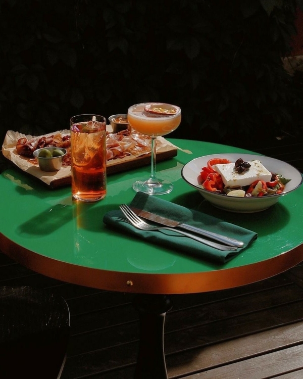 Рестораны с открытыми верандами в Питере 2022