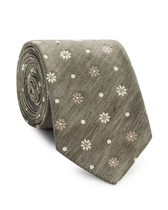 8 стильных аксессуаров для свадебного образа жениха