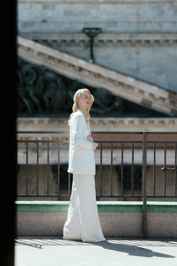 Утро в Four Season Lion Palace, роспись