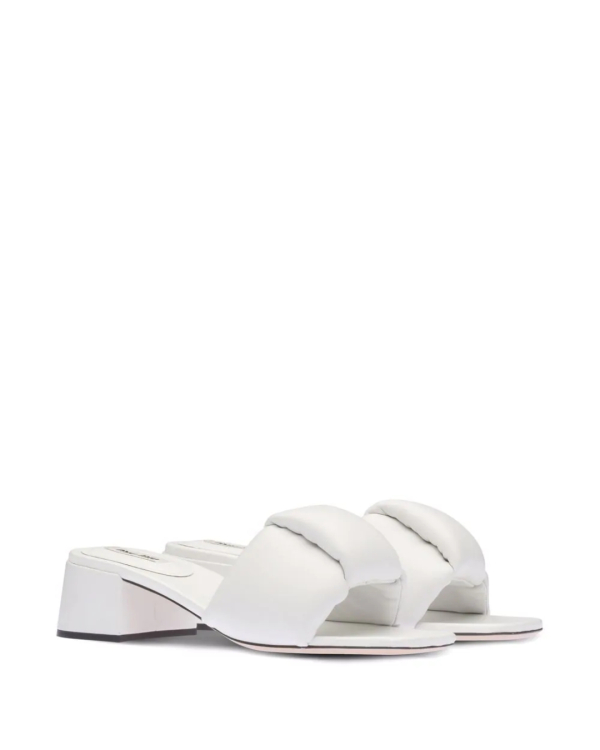 В каких мюлях выходят замуж самые стильные