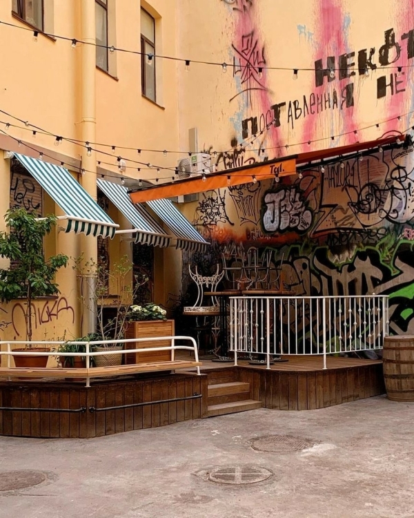 Рестораны с открытыми верандами в Питере 2022