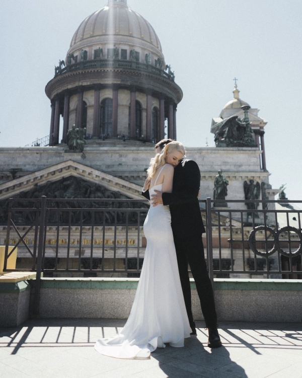 Утро в Four Season Lion Palace, роспись