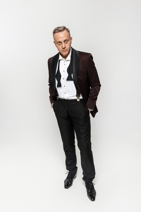 Ведущие Антон Абучкаев