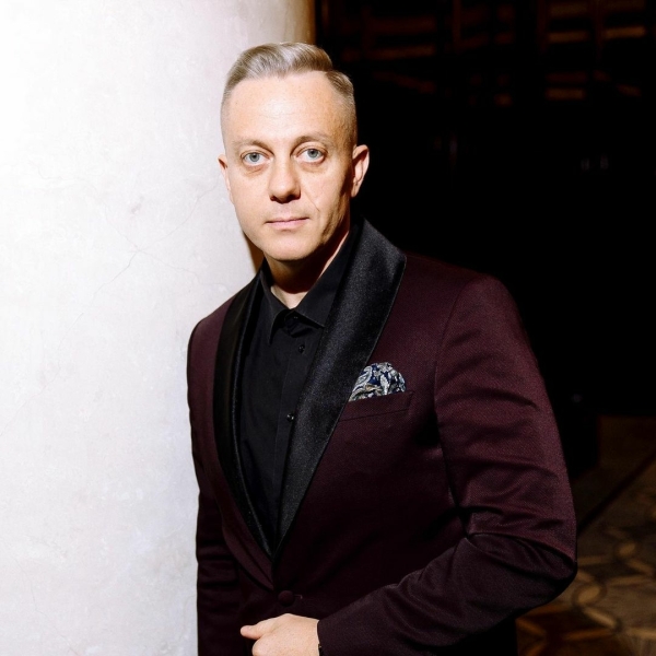 Ведущие Антон Абучкаев