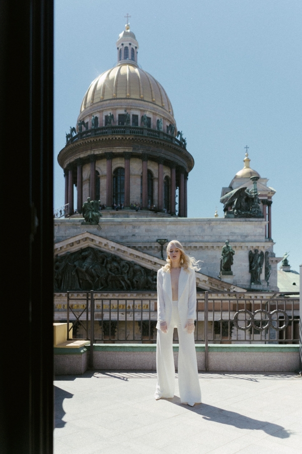 Утро в Four Season Lion Palace, роспись