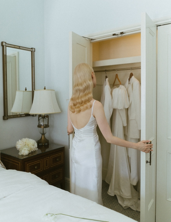 Утро в Four Season Lion Palace, роспись