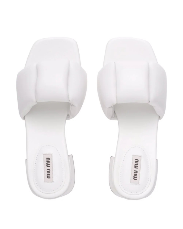 В каких мюлях выходят замуж самые стильные