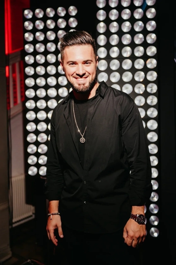 Диджеи Александр Детистов