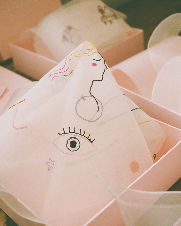 Вместо фаты: платки и банданы для невест