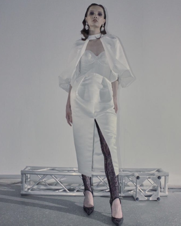 Корсетные, бюстье и мини: 10 актуальных свадебных