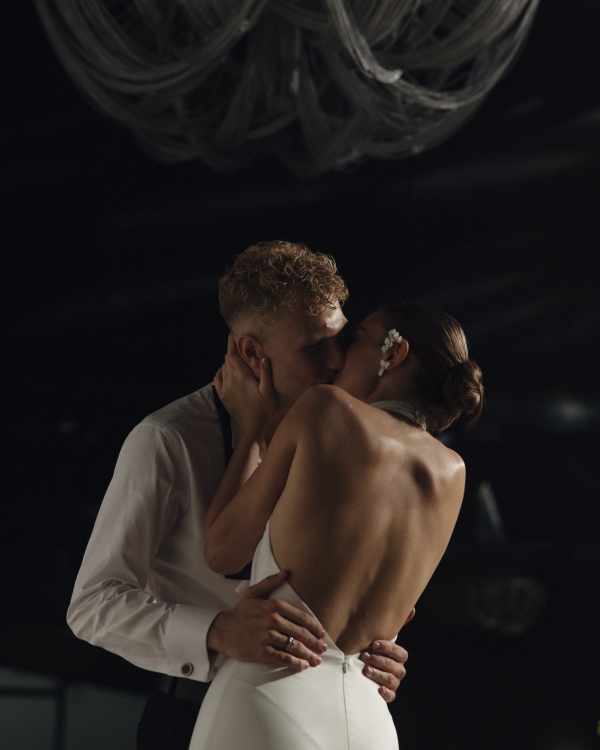 Свадьба, вдохновленная эстетикой timeless и Петербургским андеграундом