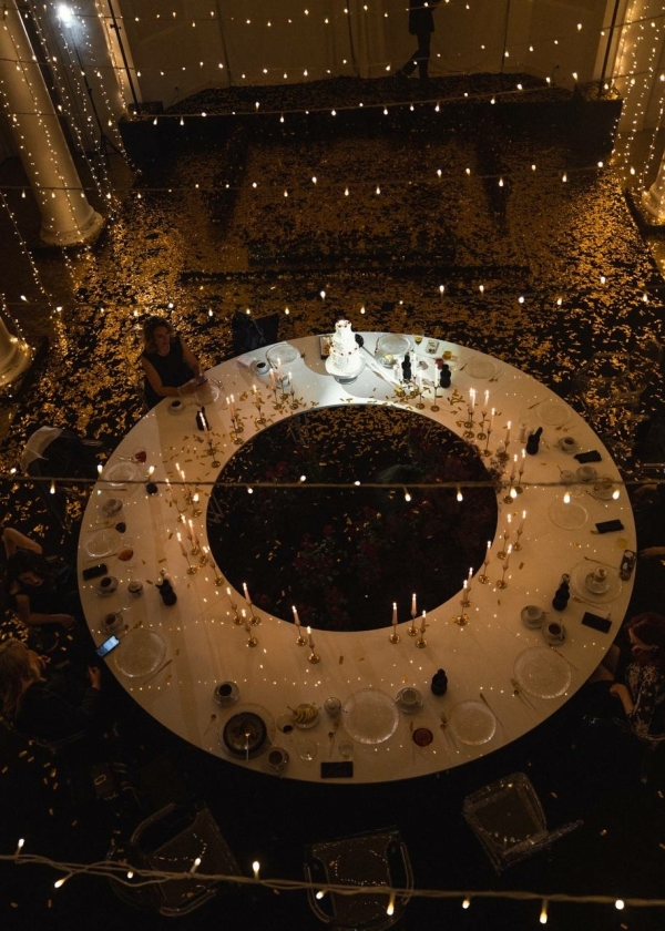 Кинематографичная свадьба в эстетике «Мулен Руж» в