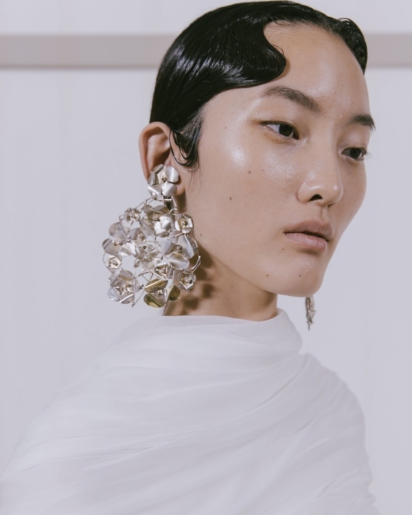 Серьги для образа невесты в 2023 году.