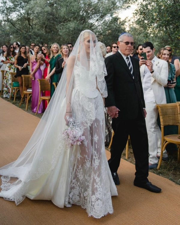 Как отвечать на бестактные вопросы гостей?