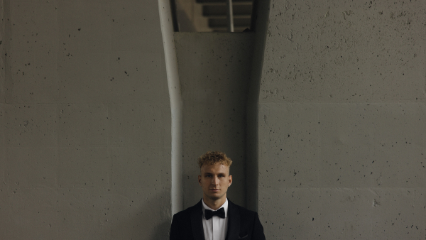 Свадьба, вдохновленная эстетикой timeless и Петербургским андеграундом