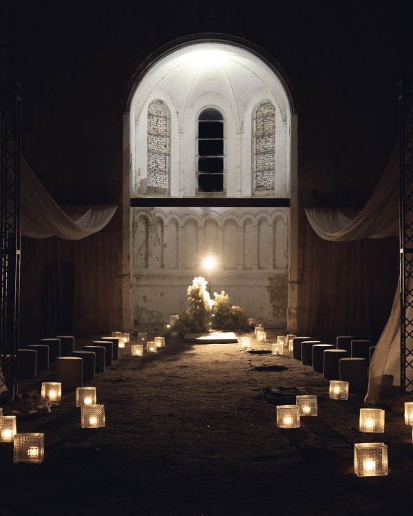 Кинематографичная свадьба в эстетике «Мулен Руж» в