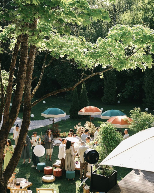 Свадебный этикет: как общаться, если никого не