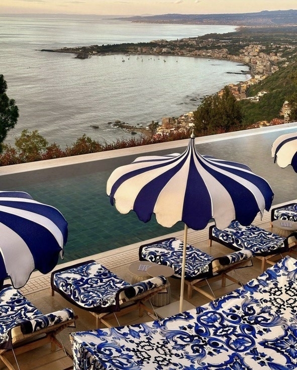 7 дизайнерских пляжей для модного медового месяца