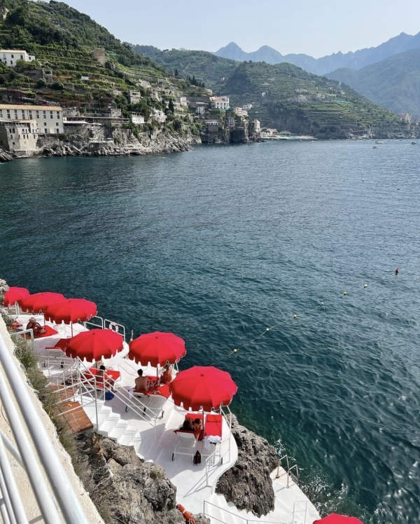 7 дизайнерских пляжей для модного медового месяца