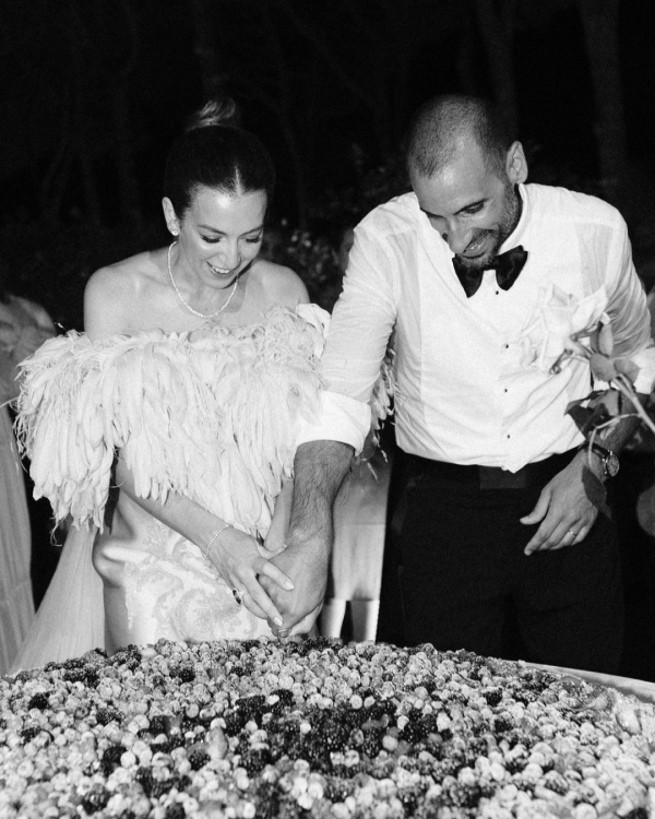 Свадебный этикет: как общаться, если никого не