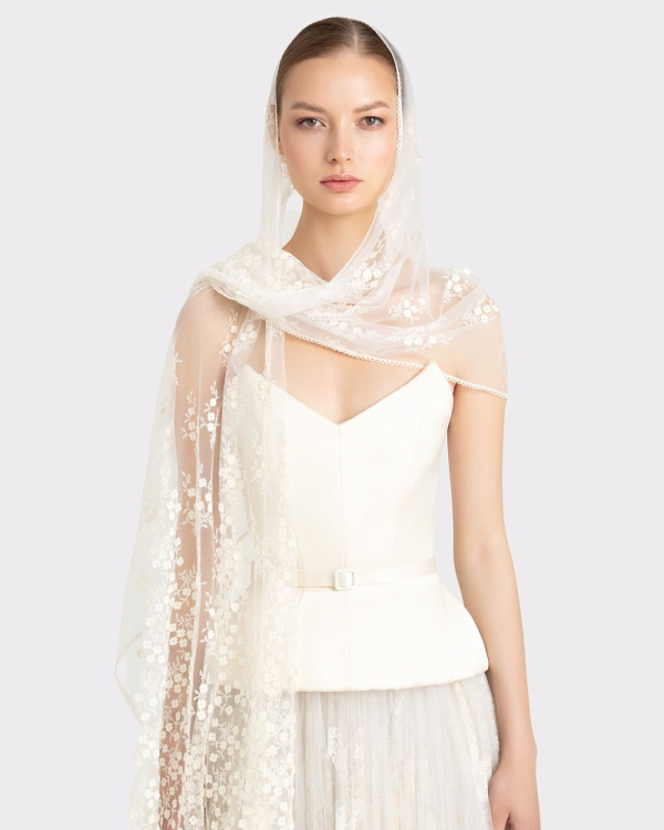 Вместо фаты: платки и банданы для невест