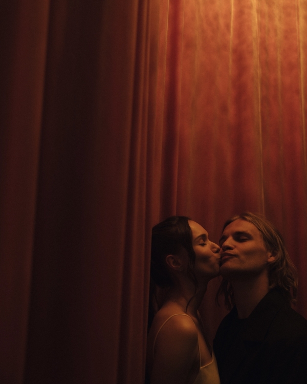 Интервью с невестой: о вдохновении сказками Кэрролла,