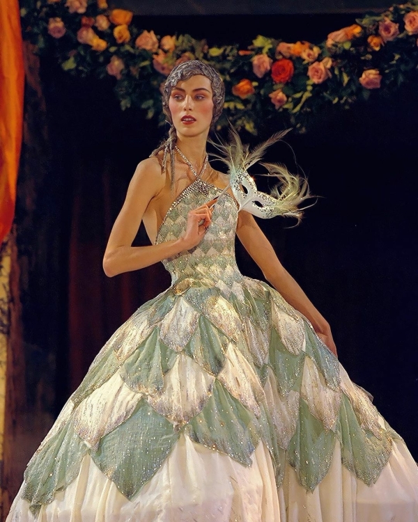 Бесконечная красная дорожка, дивный сад и подводное