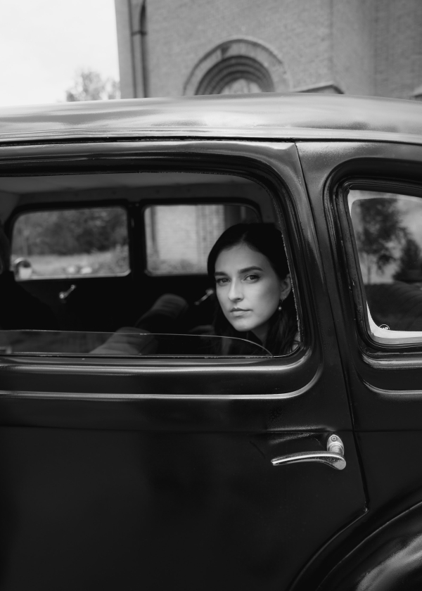 Кинематографичная свадьба в эстетике «Мулен Руж» в