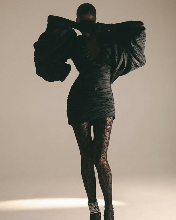 Устали от эстетики Барби? Наряжайтесь во все