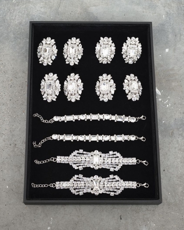 Серьги для образа невесты в 2023 году.