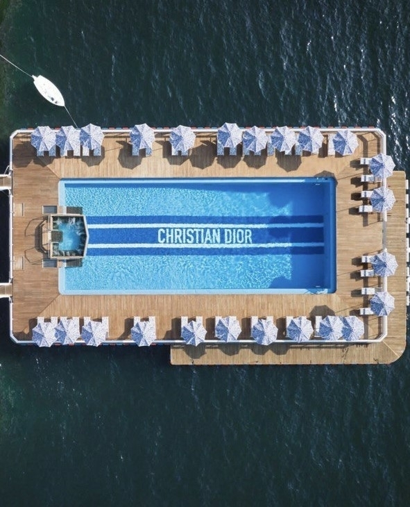 7 дизайнерских пляжей для модного медового месяца