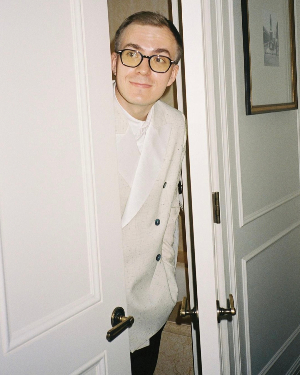 Свадебный этикет: как общаться, если никого не