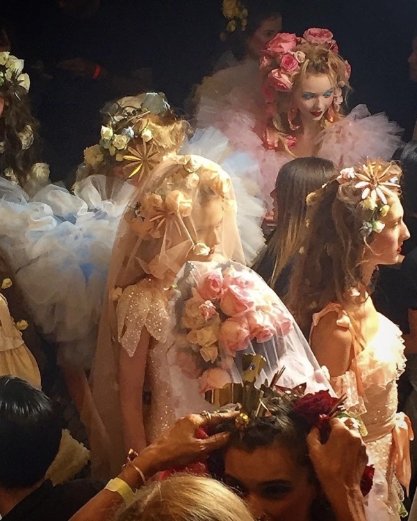 Бесконечная красная дорожка, дивный сад и подводное