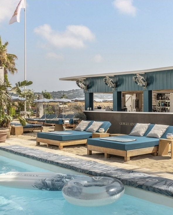 7 дизайнерских пляжей для модного медового месяца