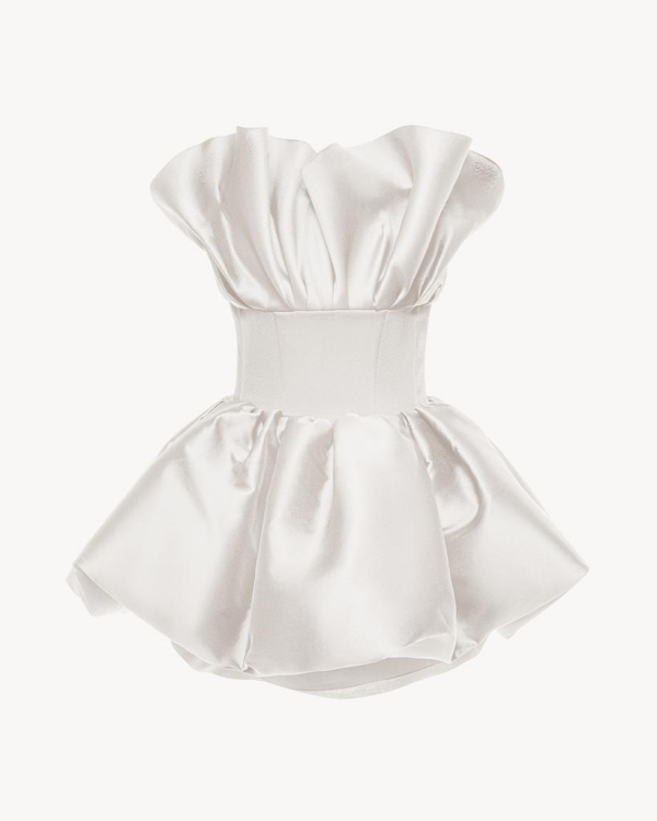 Страз много не бывает. Выбираем образ невесты