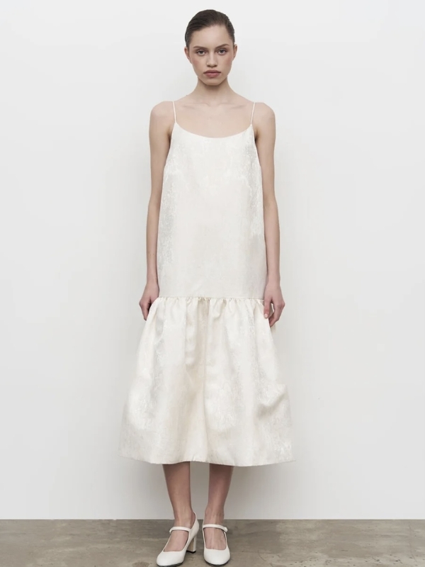 Чем больше платьев, тем лучше. 20 летних