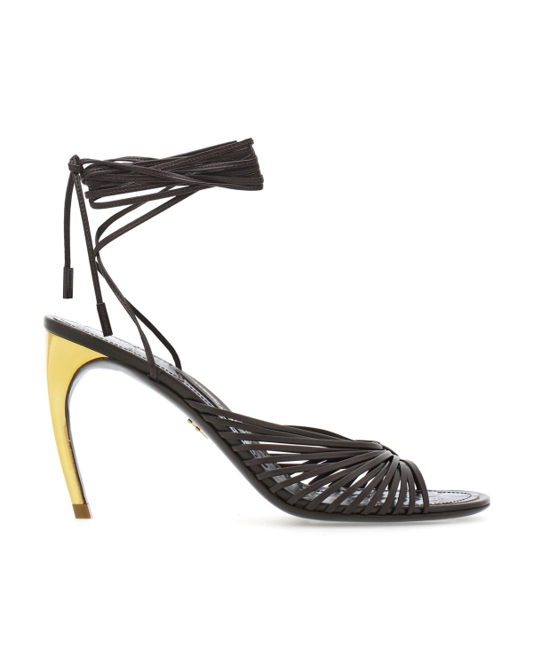 Больше, чем просто босоножки: 20 модных пар