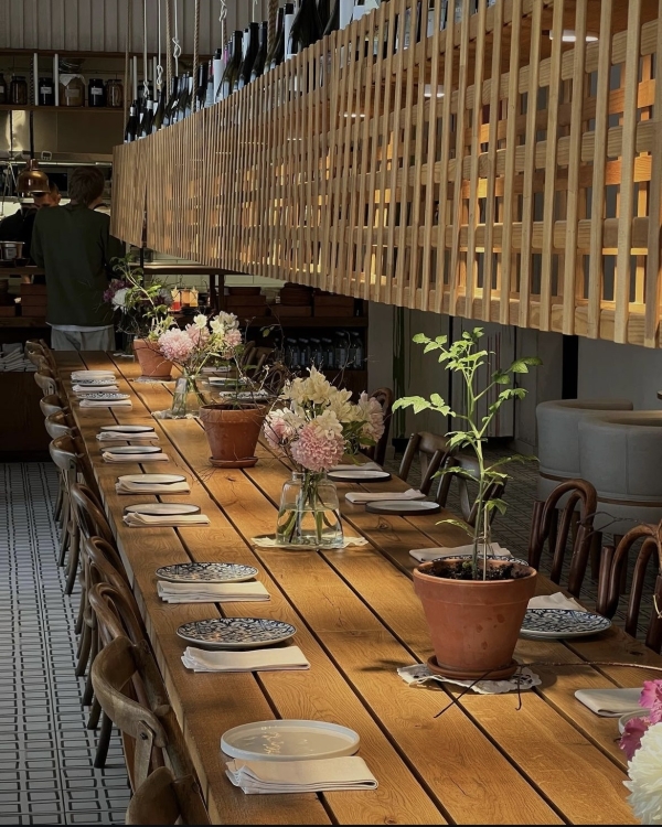 Яблоневый сад, оранжерея и таверна. 10 петербургских