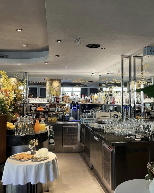 Яблоневый сад, оранжерея и таверна. 10 петербургских