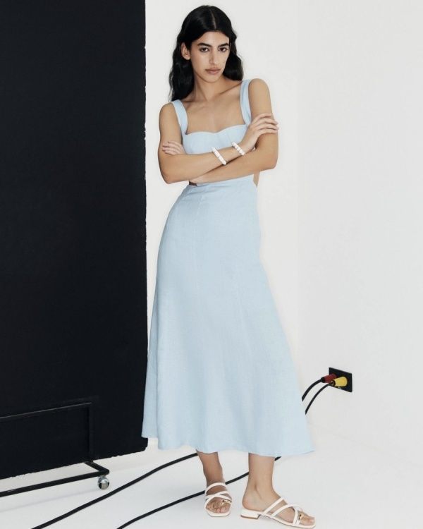 Акцент на женственность. Подборка юбок, платьев и