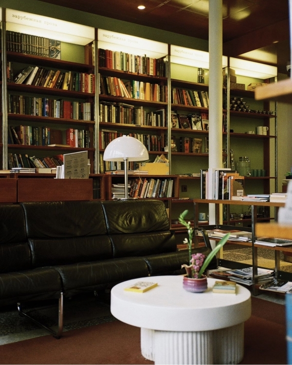 Яблоневый сад, оранжерея и таверна. 10 петербургских