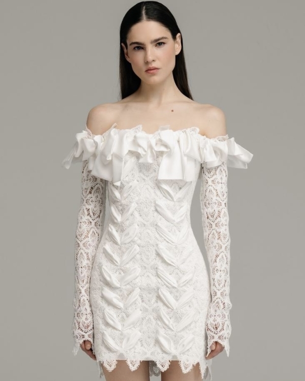 Страз много не бывает. Выбираем образ невесты