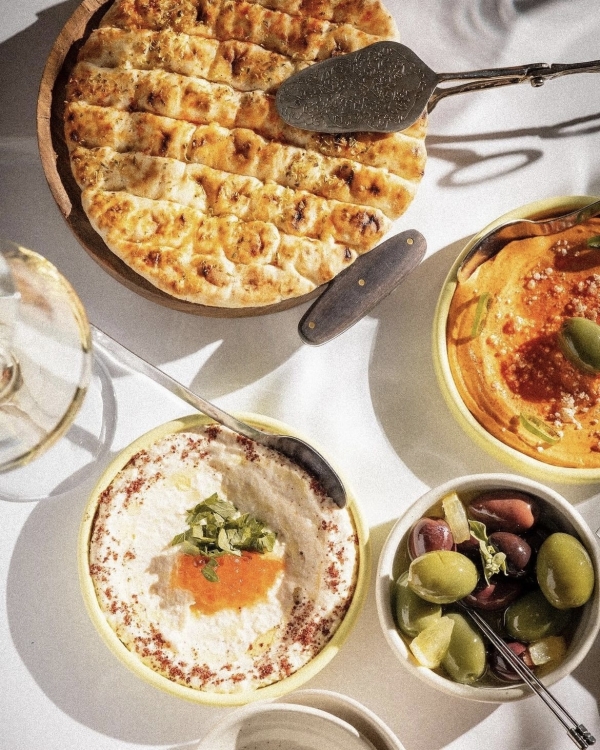 Яблоневый сад, оранжерея и таверна. 10 петербургских