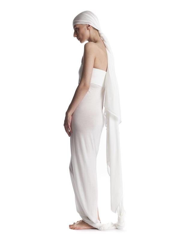 Чем больше платьев, тем лучше. 20 летних