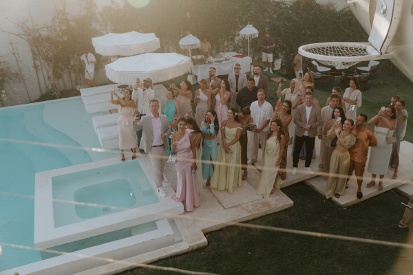 Церемония на крыле самолета, свадебный ужин у