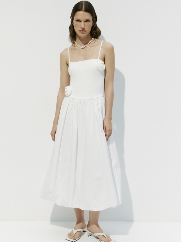 Чем больше платьев, тем лучше. 20 летних