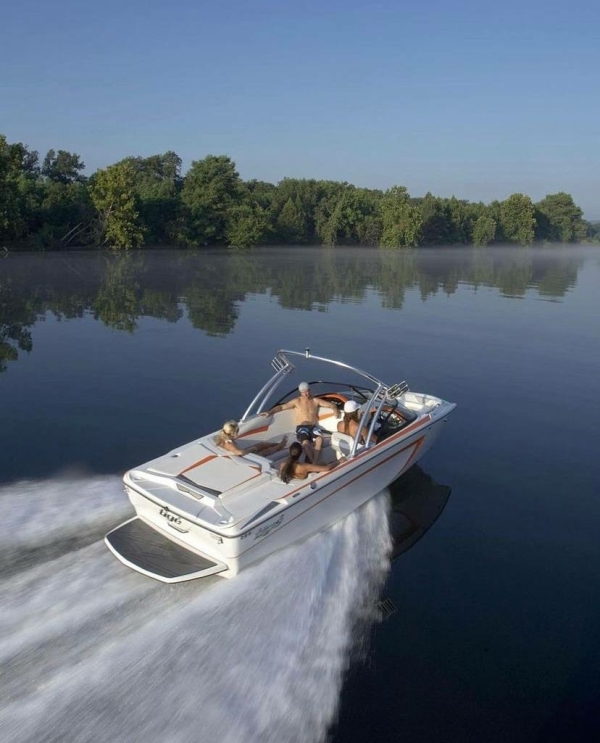 Приручи волну. Где заняться вейксерфингом в Москве?