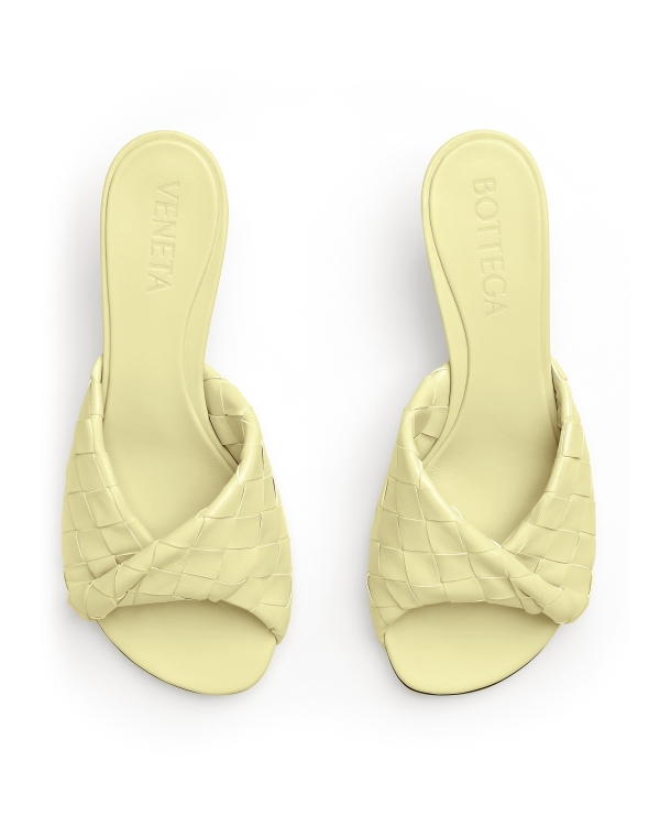 Больше, чем просто босоножки: 20 модных пар